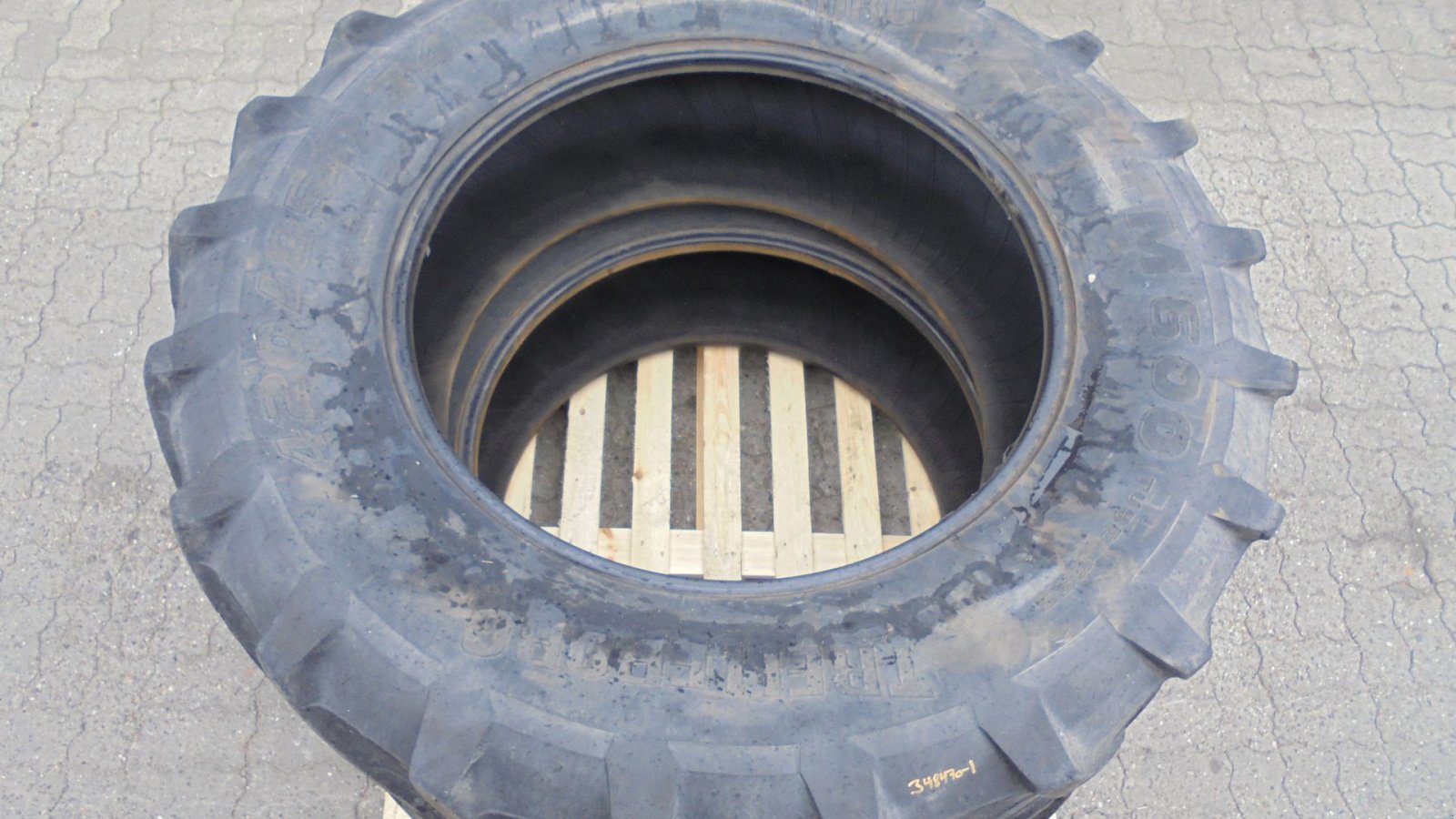 Reifen tipa Trelleborg 420/85-34, Gebrauchtmaschine u Ribe (Slika 4)