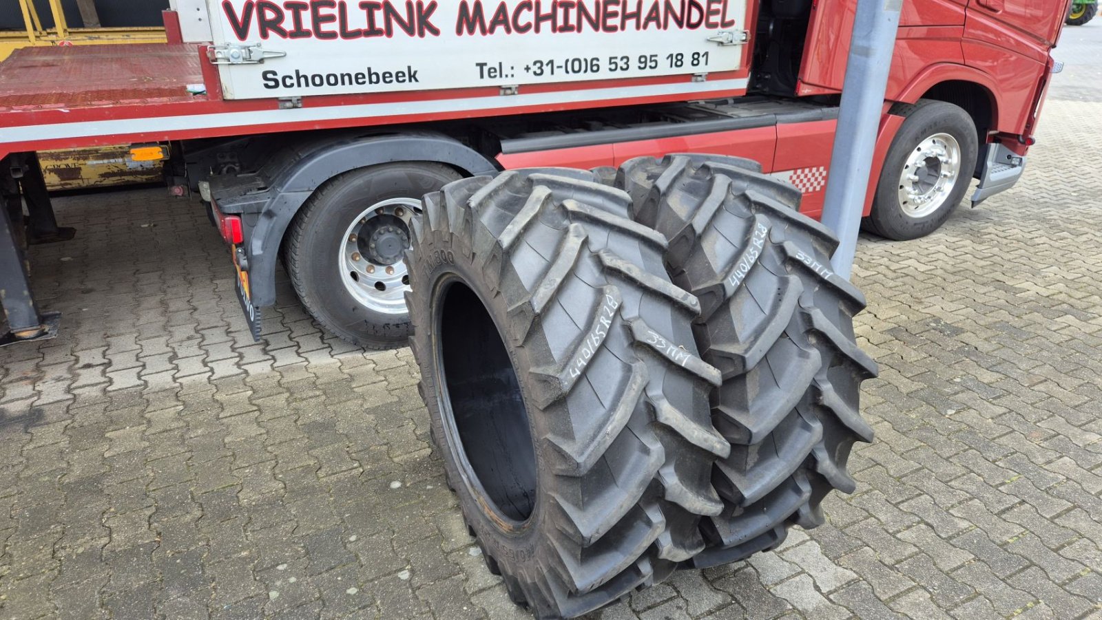 Reifen des Typs Trelleborg 440/65R28 met 33mm, Gebrauchtmaschine in Schoonebeek (Bild 1)