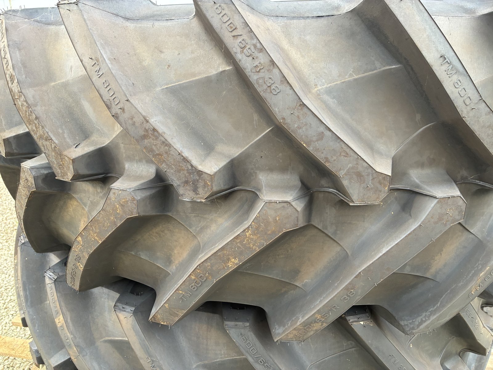 Reifen des Typs Trelleborg 600/65 R38, Neumaschine in Weilermerkingen  (Bild 2)