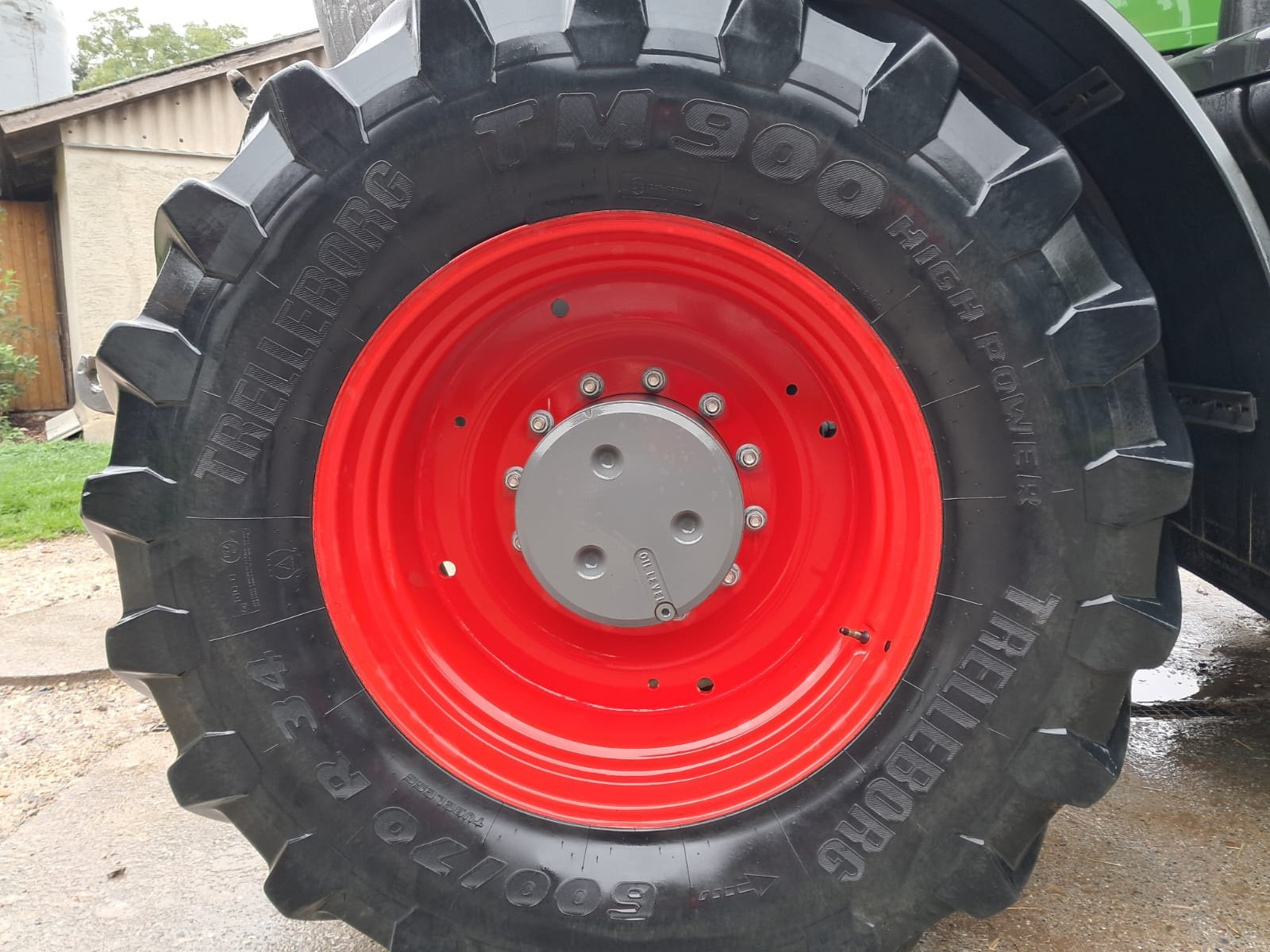 Reifen des Typs Trelleborg 600/70 R34 + 710/75 R42, Gebrauchtmaschine in Langenenslingen (Bild 1)