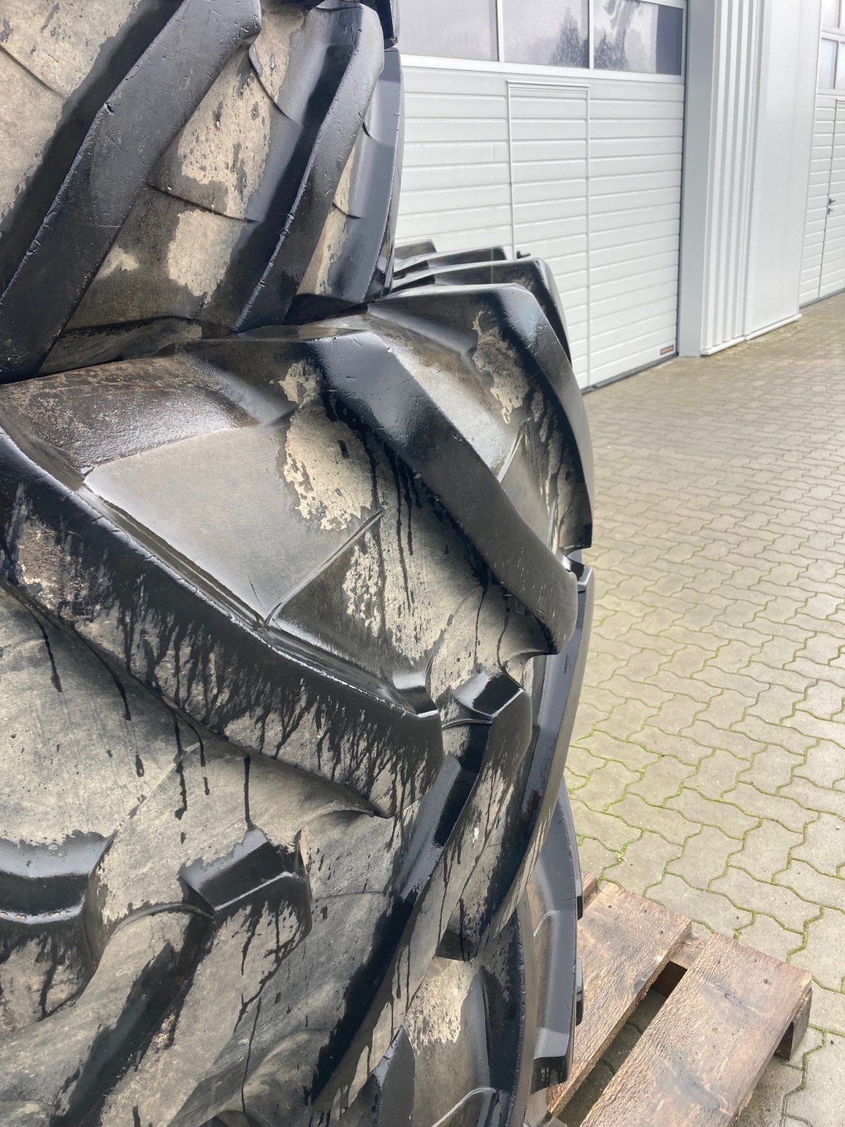 Reifen typu Trelleborg 600/70R30 TB 60% u. 710/70R42, Gebrauchtmaschine w Bevern (Zdjęcie 3)