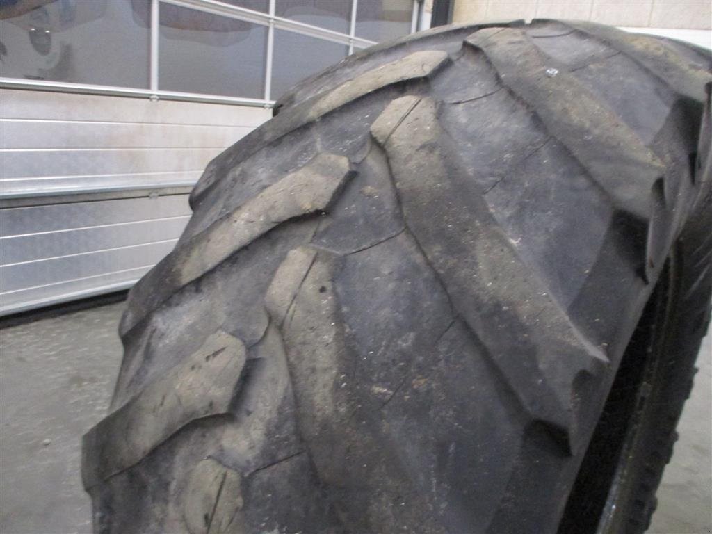 Reifen des Typs Trelleborg 650/65R38 TM800 1 stk dæk som lige er afmonteret fra traktor, prisen er for 1 stk dæk, Gebrauchtmaschine in Lintrup (Bild 4)