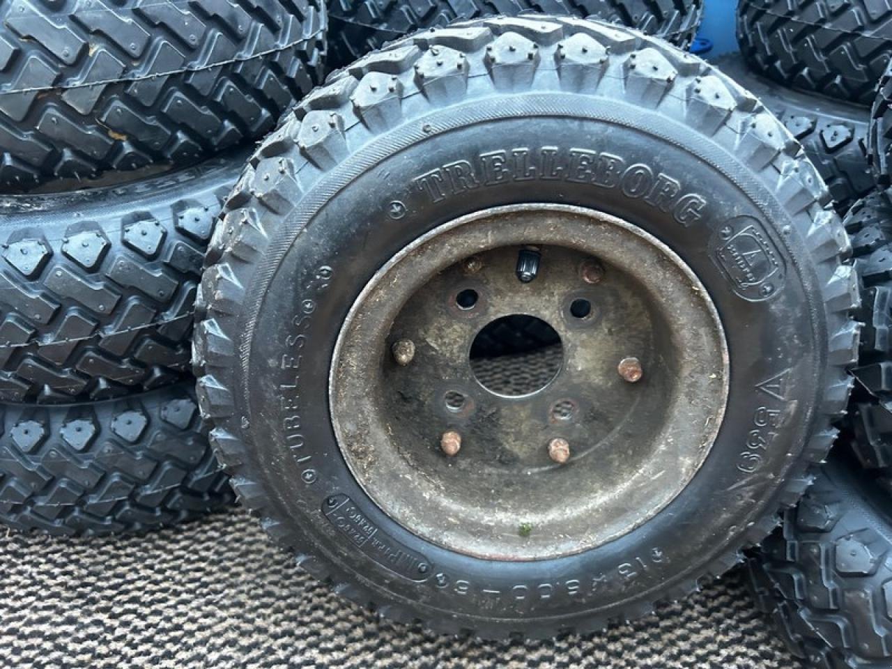Reifen des Typs Trelleborg LELY RAD 13 X 5.00-6, Neumaschine in Drebber (Bild 1)