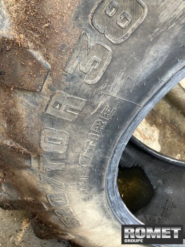 Reifen типа Trelleborg Non-renseigné, Gebrauchtmaschine в Gennes sur glaize (Фотография 3)