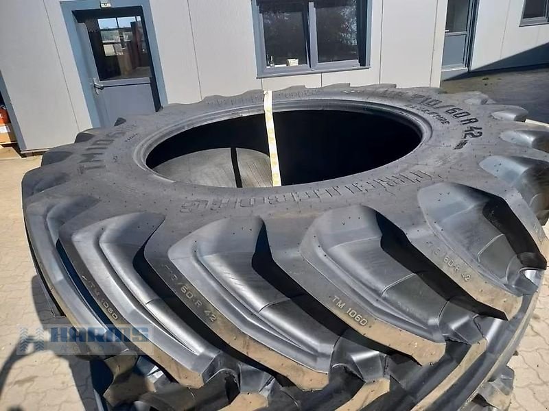 Reifen des Typs Trelleborg Trelleborg 710/60R42 & 600/60 R30 TM 1060 DA WARE, Neumaschine in Sassenholz (Bild 3)