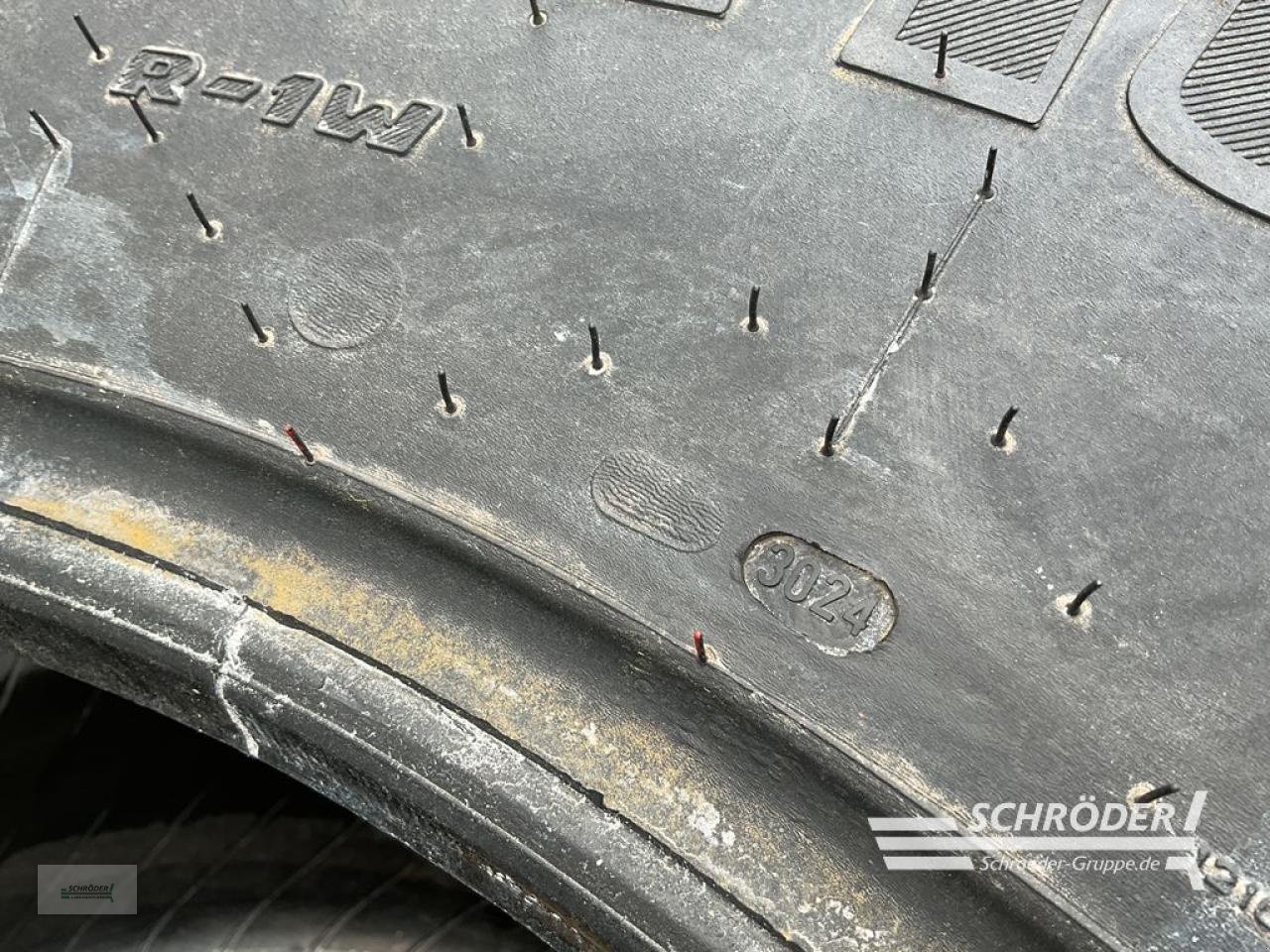 Reifen des Typs Trelleborg VF 600/60 R30, Neumaschine in Wildeshausen (Bild 2)