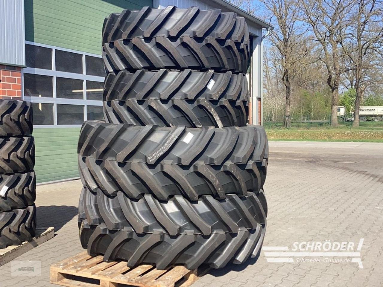 Reifen типа Trelleborg VF600/70 R30 + VF710/70 R42, Gebrauchtmaschine в Lastrup (Фотография 1)