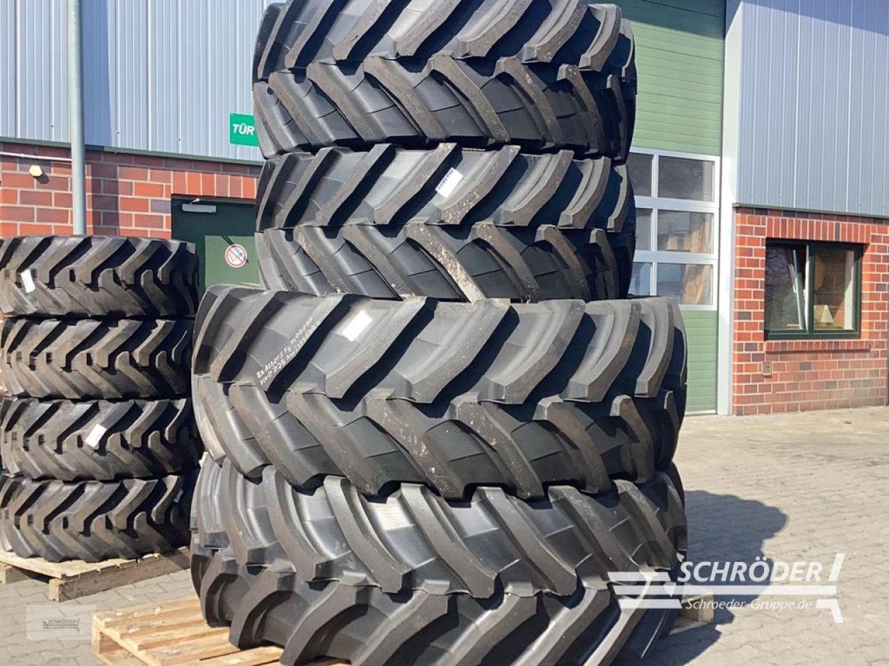 Reifen типа Trelleborg VF600/70 R30 + VF710/70 R42, Gebrauchtmaschine в Lastrup (Фотография 2)