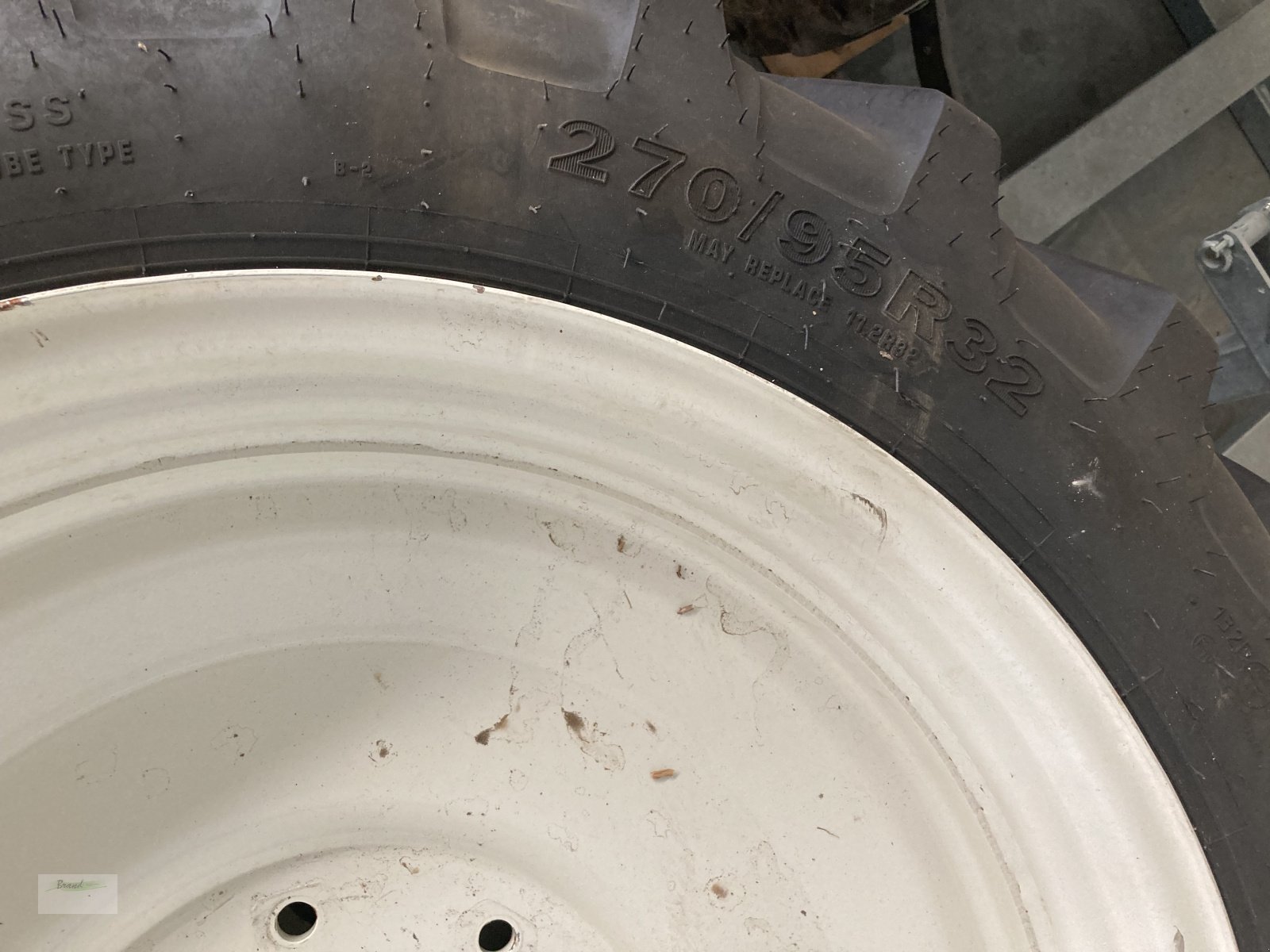 Reifen des Typs Valtra Komplettradsatz 270/95R32 + 270/95R46, Gebrauchtmaschine in Beilngries (Bild 2)