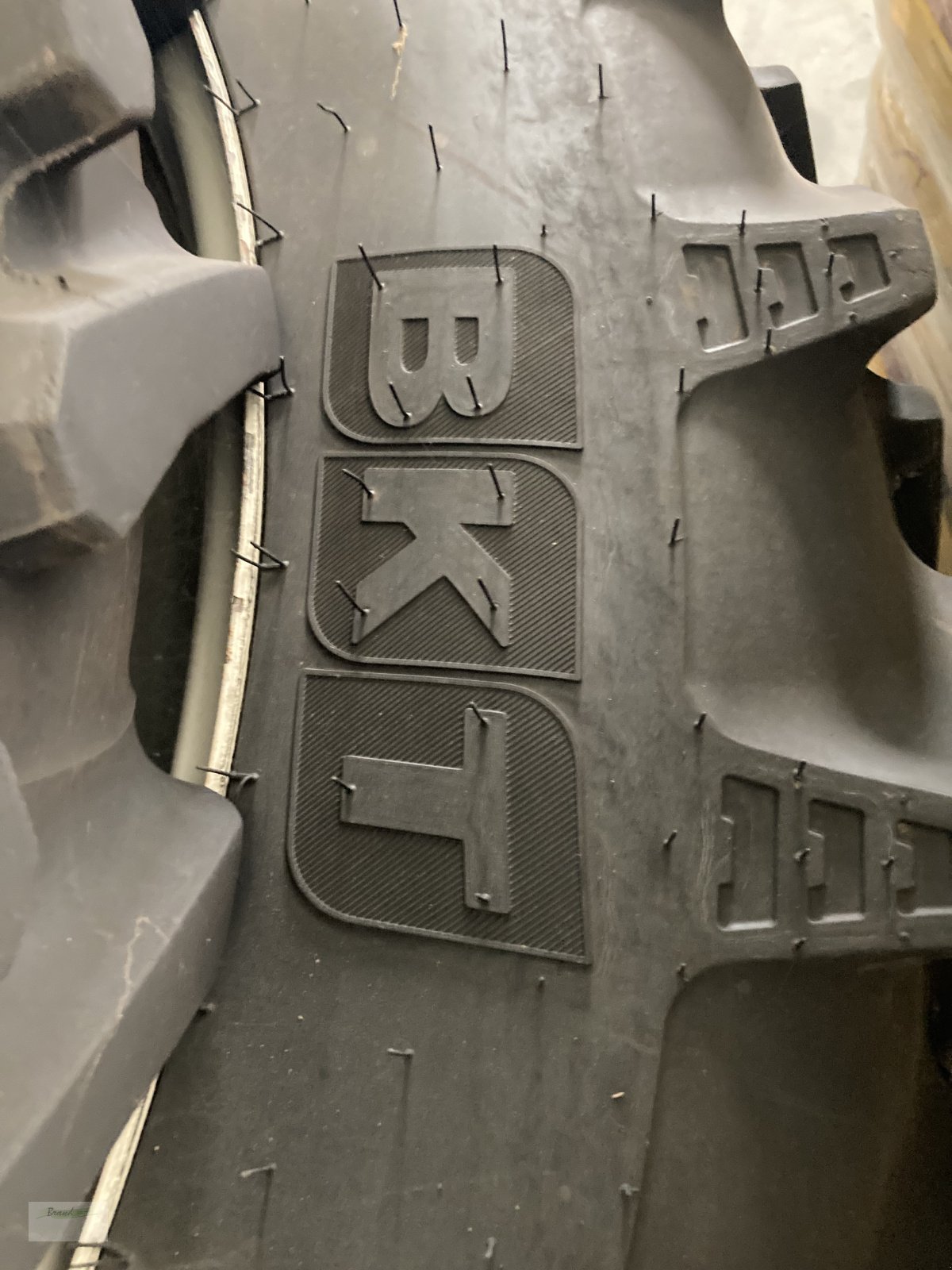 Reifen des Typs Valtra Komplettradsatz 270/95R32 + 270/95R46, Gebrauchtmaschine in Beilngries (Bild 5)