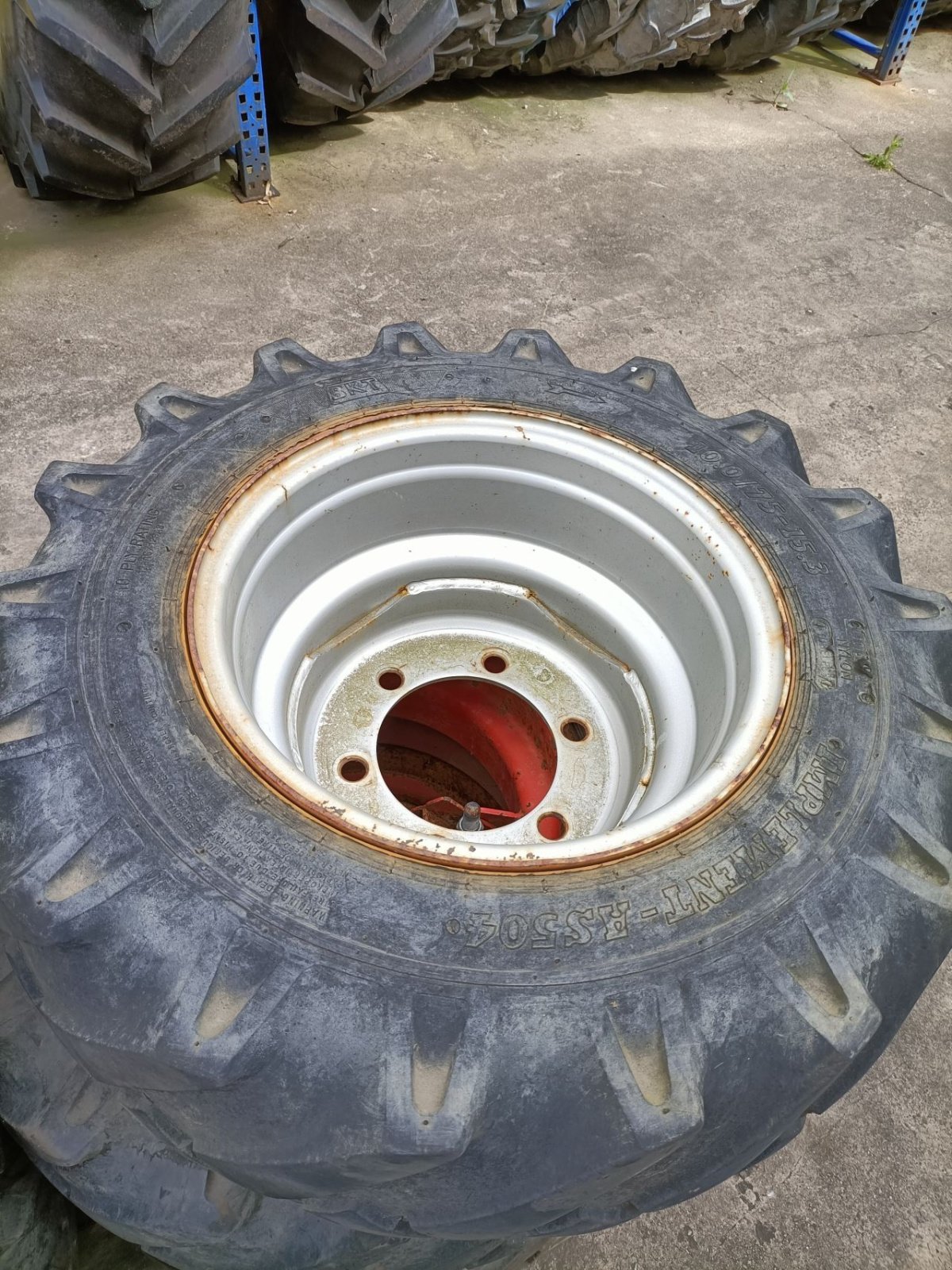 Reifen Türe ait Vredestein 10/75-15.3, Gebrauchtmaschine içinde Wieringerwerf (resim 4)