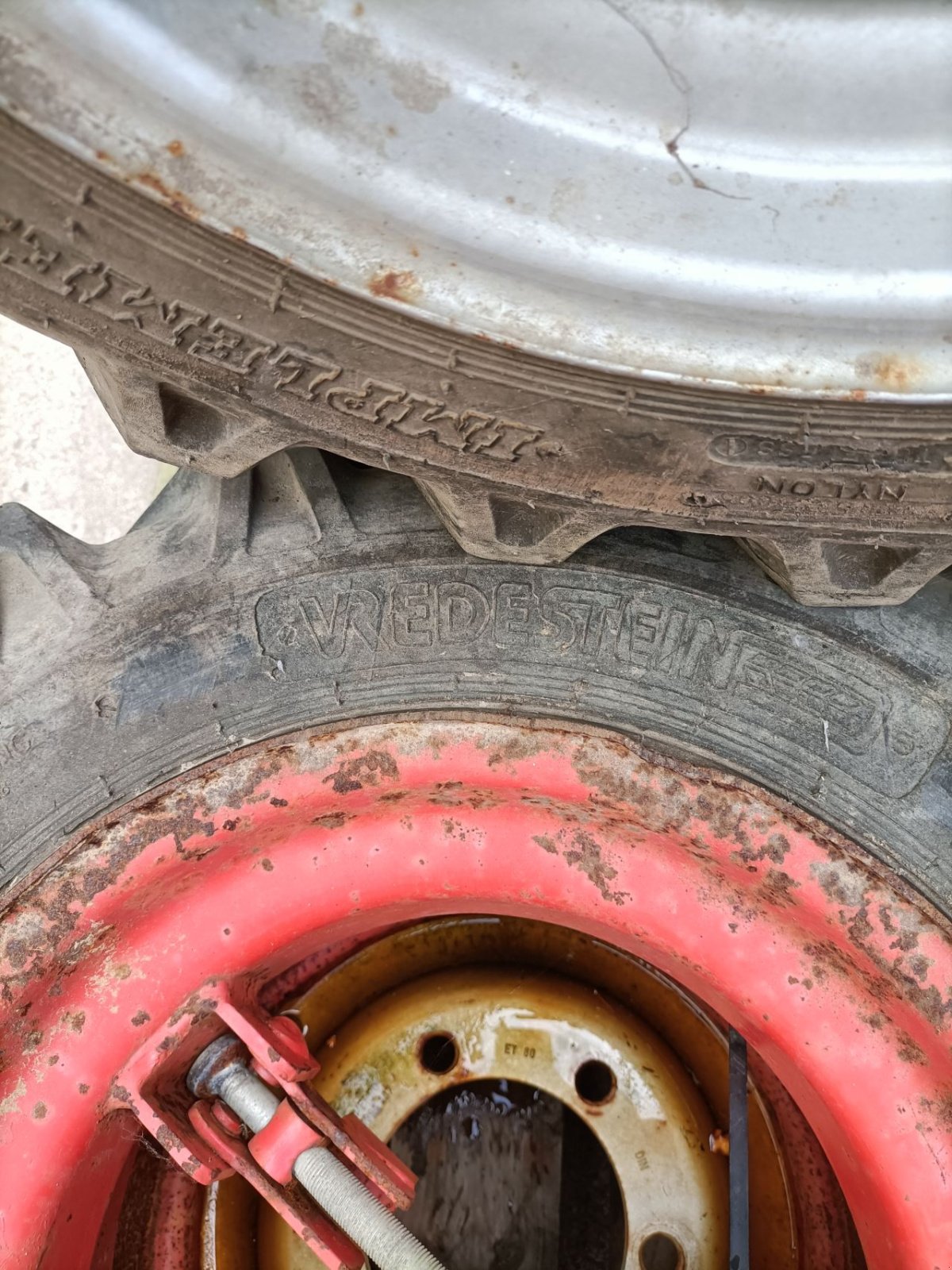 Reifen Türe ait Vredestein 10/75-15.3, Gebrauchtmaschine içinde Wieringerwerf (resim 7)