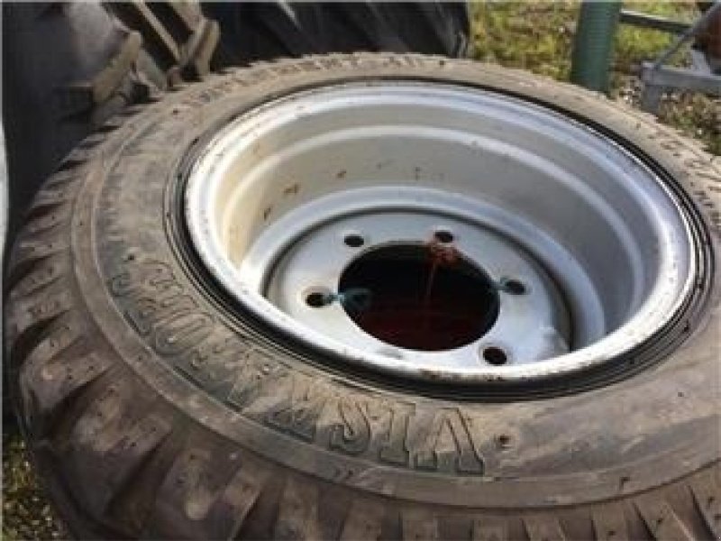 Reifen del tipo Vredestein 10.0/75-15.3 m. 6 huls fælg, Gebrauchtmaschine en Mern (Imagen 1)