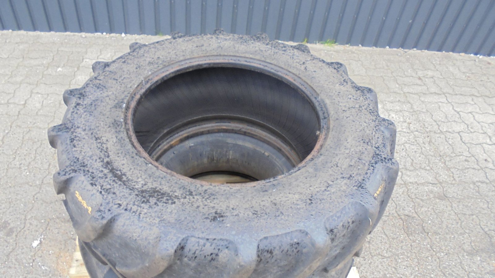 Reifen des Typs Vredestein 340/85-24, Gebrauchtmaschine in Ribe (Bild 4)