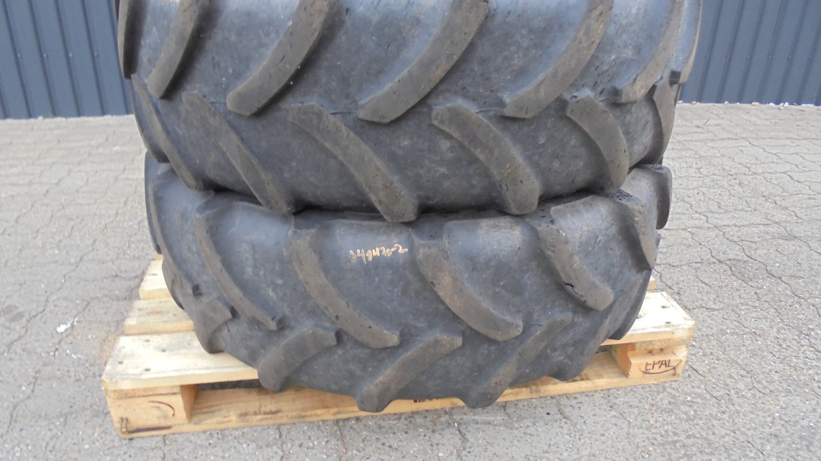 Reifen des Typs Vredestein 340/85-24, Gebrauchtmaschine in Ribe (Bild 2)