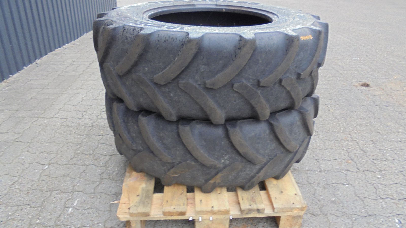 Reifen des Typs Vredestein 340/85-24, Gebrauchtmaschine in Ribe (Bild 3)