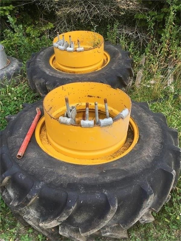 Reifen des Typs Vredestein 420/85-30, Gebrauchtmaschine in Mern (Bild 1)