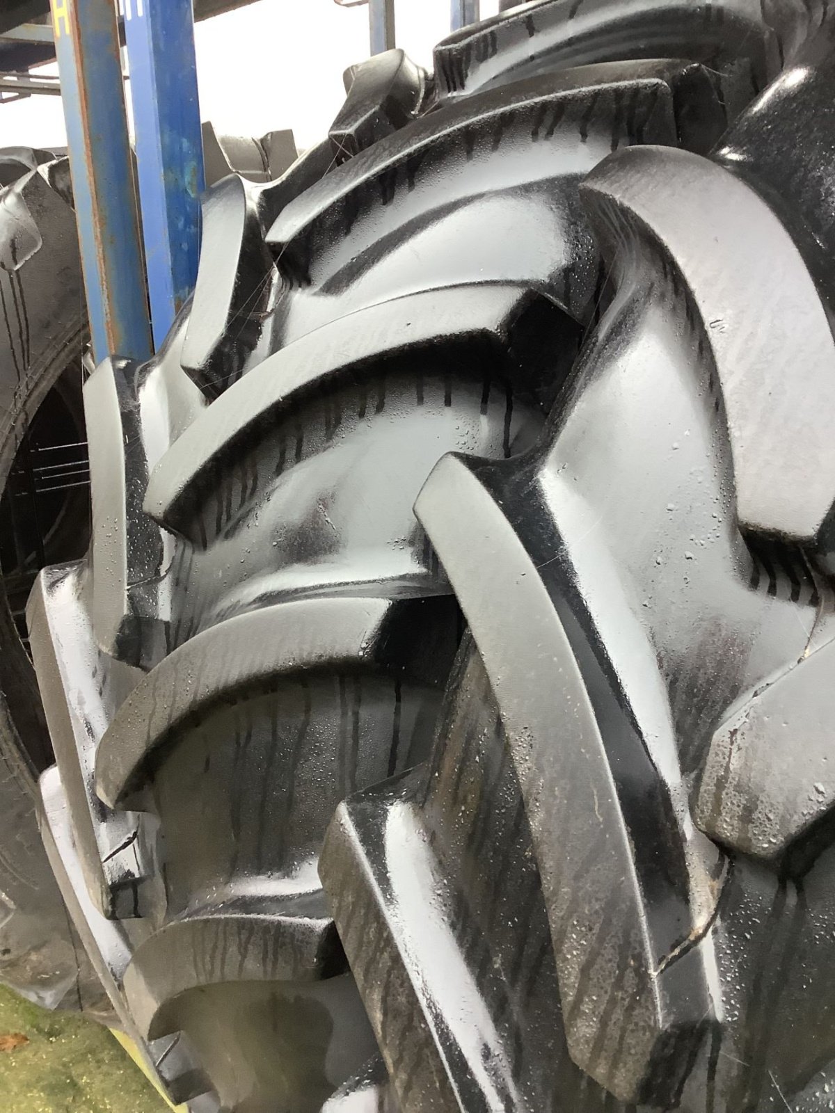 Reifen tipa Vredestein Traxion70, Gebrauchtmaschine u Vriezenveen (Slika 4)