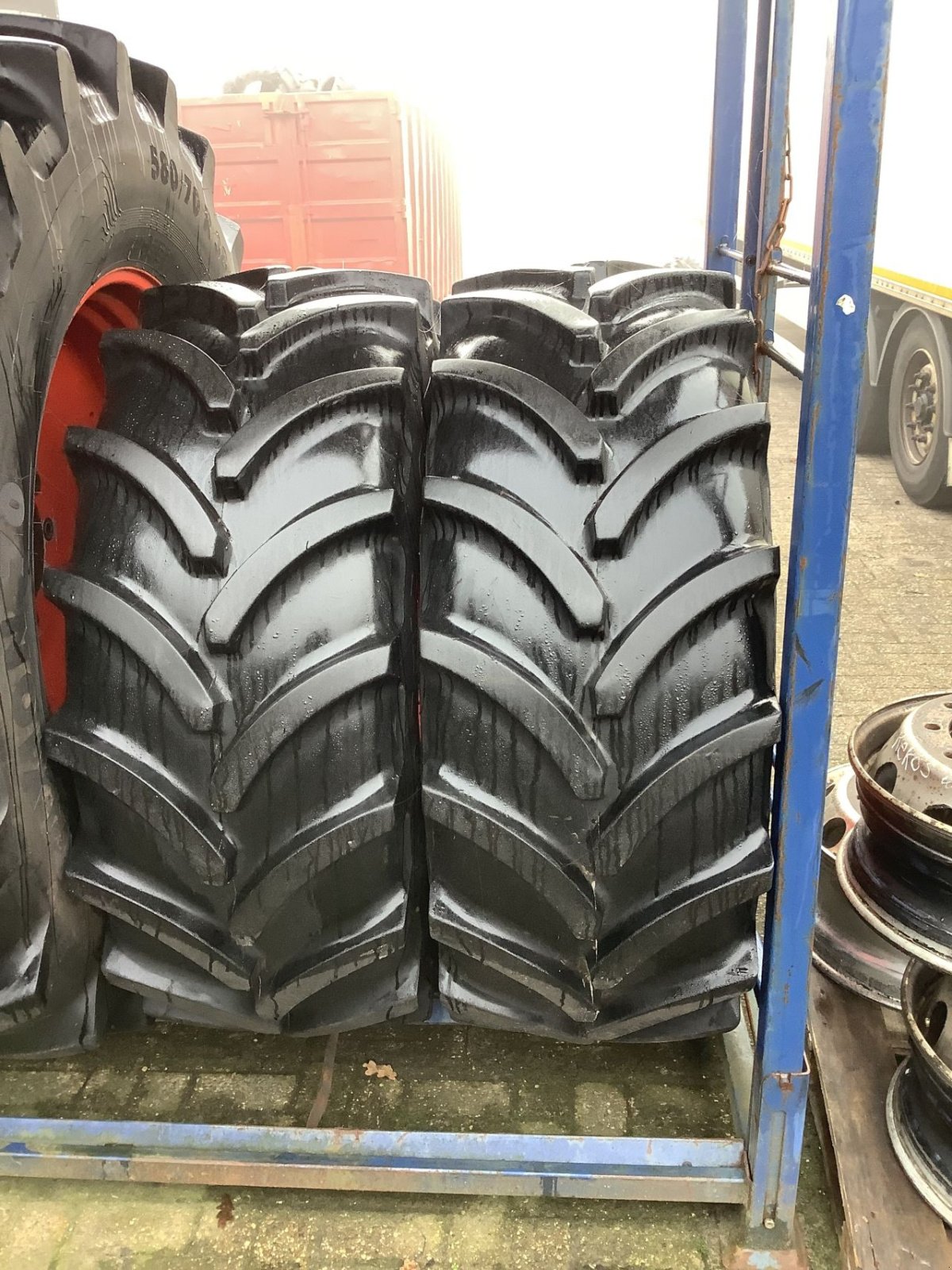 Reifen tipa Vredestein Traxion70, Gebrauchtmaschine u Vriezenveen (Slika 2)