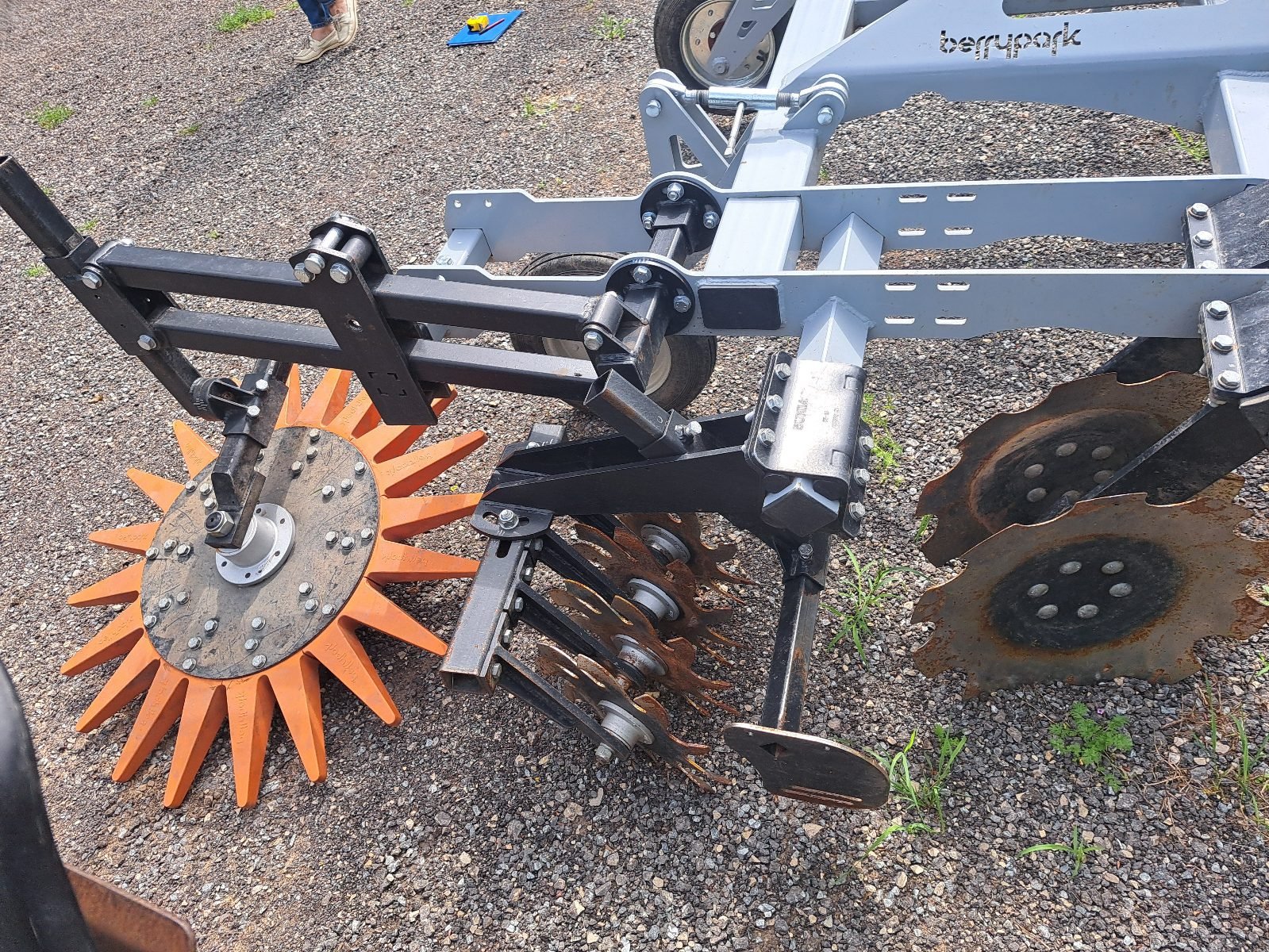 Rollhacke типа Berrypark Roll- und Fingerhacke / Orchard Weeder, Neumaschine в Michałowo (Фотография 9)