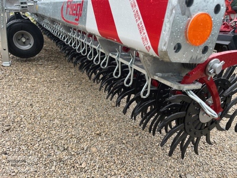 Rollhacke du type Fliegl RLHK2514, Neumaschine en Berching (Photo 11)