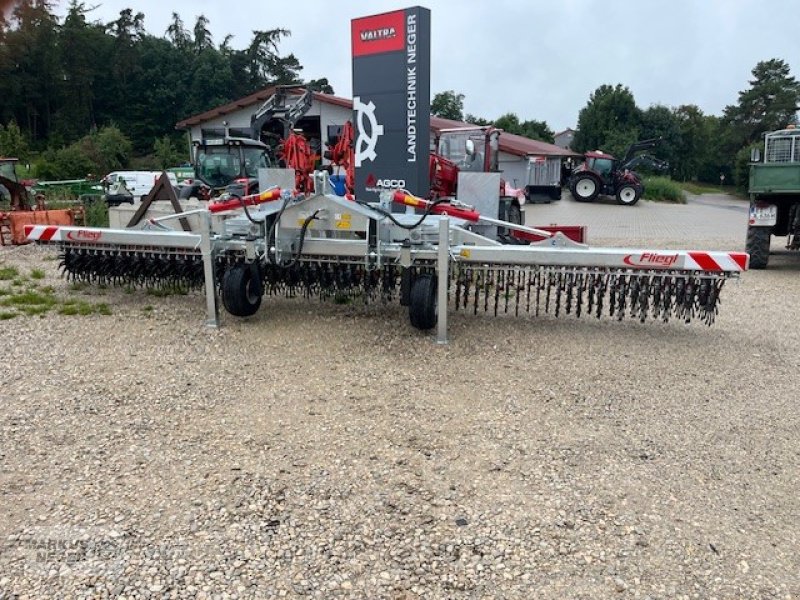 Rollhacke du type Fliegl RLHK2514, Neumaschine en Berching (Photo 15)