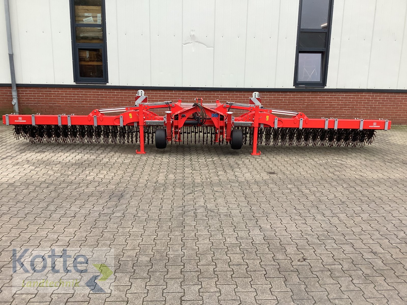 Rollhacke tipa Pöttinger Rotocare v 8000, Gebrauchtmaschine u Rieste (Slika 3)