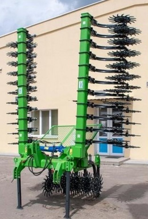 Rotorstriegel des Typs Sonstige 6,10m, Neumaschine in Waldburg (Bild 1)