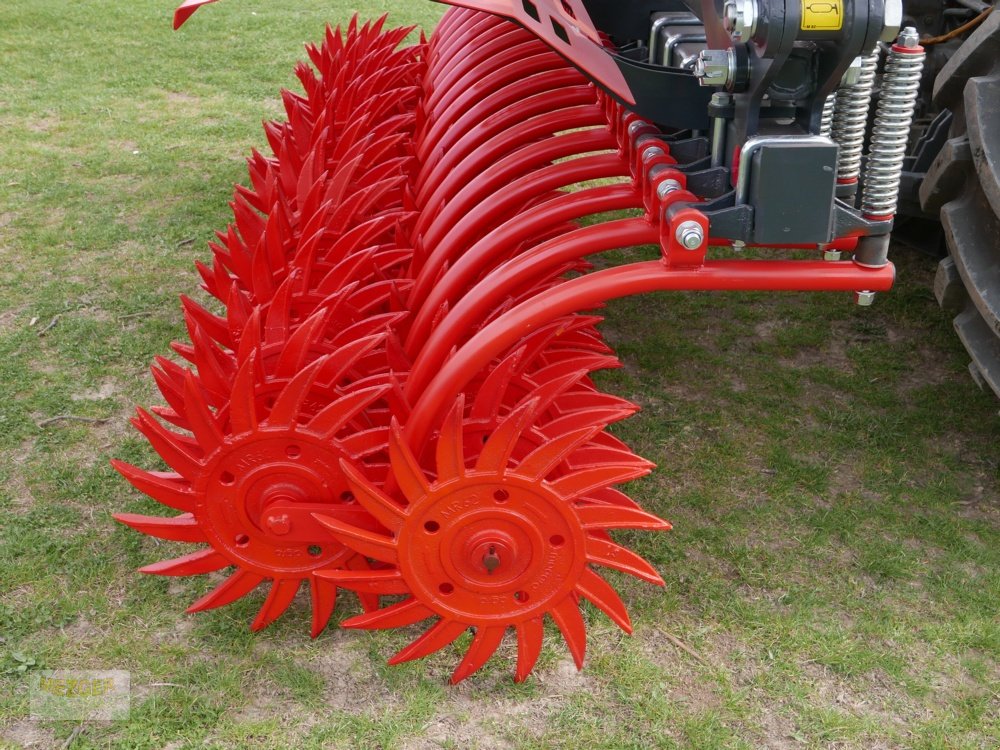 Rotorstriegel des Typs Sonstige Madara Sunrise Rollhacke 5,8 m, Rollstriegel (Lagermaschine), Neumaschine in Ditzingen (Bild 3)
