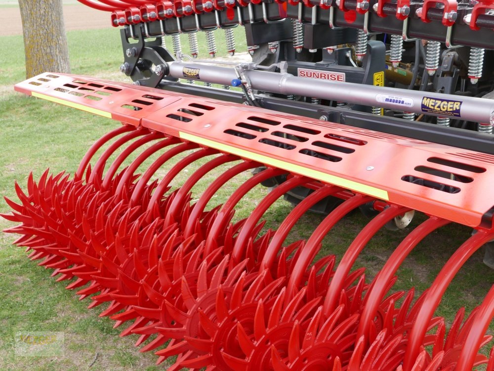 Rotorstriegel des Typs Sonstige Madara Sunrise Rollhacke 5,8 m, Rollstriegel (Lagermaschine), Neumaschine in Ditzingen (Bild 10)
