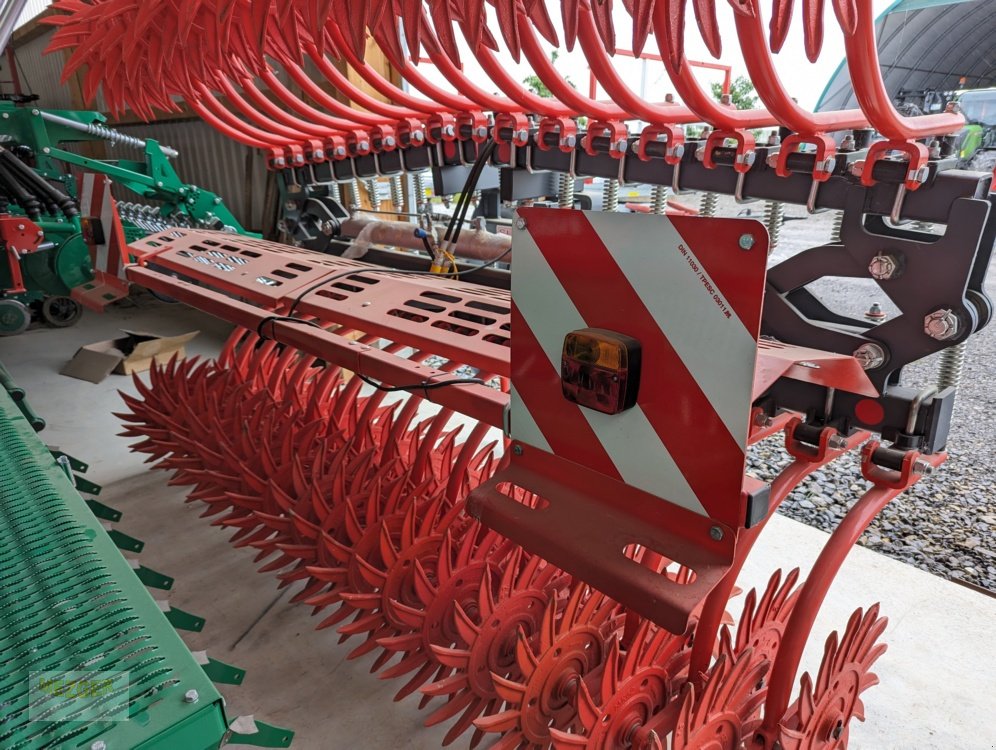 Rotorstriegel des Typs Sonstige Madara Sunrise Rollhacke 5,8 m, Rollstriegel (Lagermaschine), Neumaschine in Ditzingen (Bild 12)