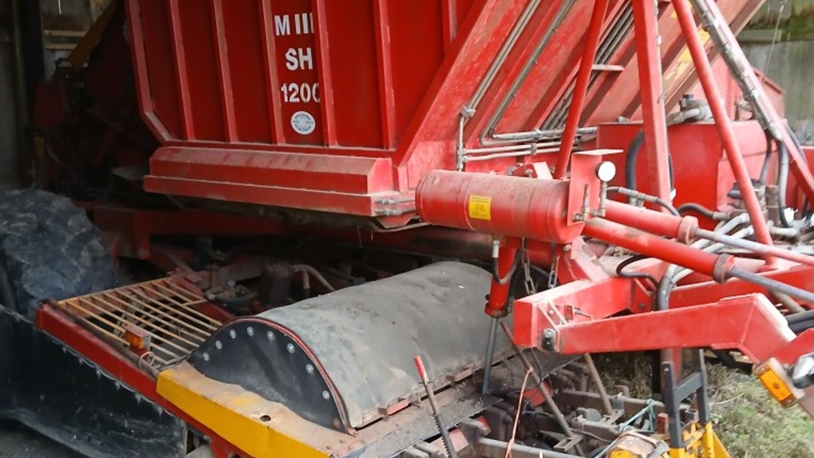 Rübenroder от тип Tim 3 rækket roeoptager med svensk bagende. Velholdt maskine i god stand., Gebrauchtmaschine в øster ulslev (Снимка 1)