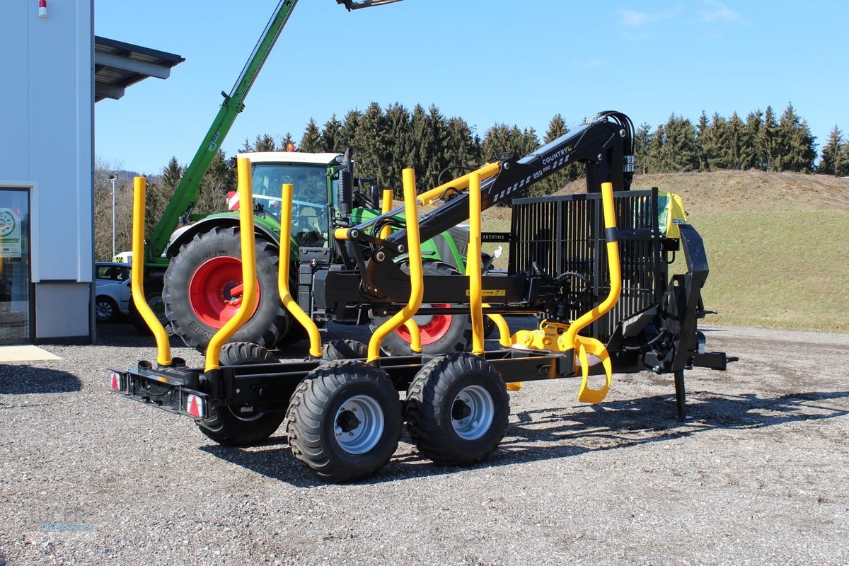 Rückewagen & Rückeanhänger des Typs Country C700Pro / T110D, Neumaschine in Niederkappel (Bild 3)