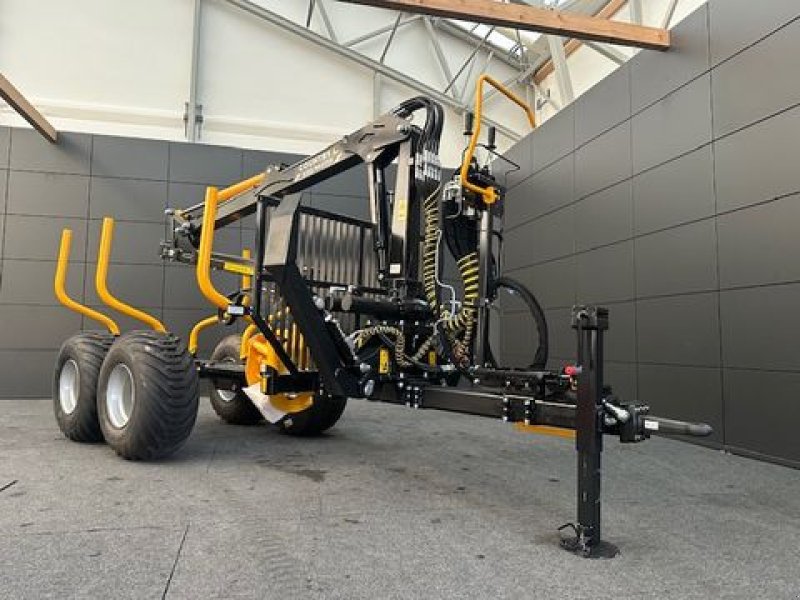 Rückewagen & Rückeanhänger des Typs Country Rückewagen 50S mit Kran 550 Master 5to, Neumaschine in Tamsweg (Bild 2)