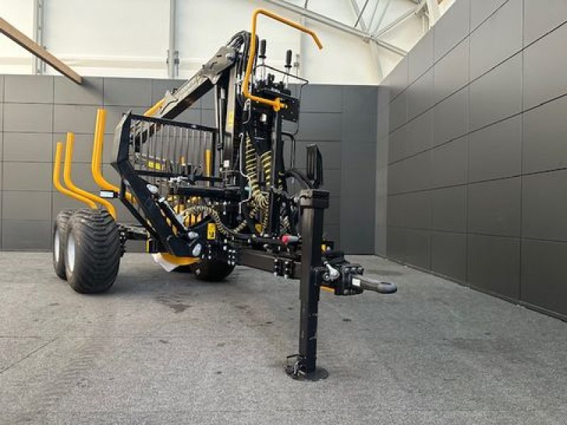 Rückewagen & Rückeanhänger des Typs Country Rückewagen 50S mit Kran 550 Master 5to, Neumaschine in Tamsweg (Bild 13)