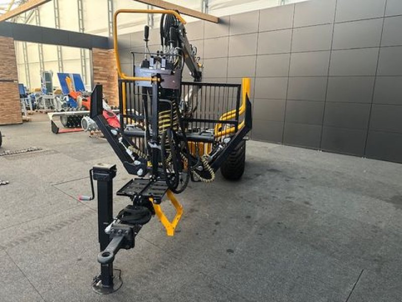 Rückewagen & Rückeanhänger des Typs Country Rückewagen 50S mit Kran 550 Master 5to, Neumaschine in Tamsweg (Bild 10)