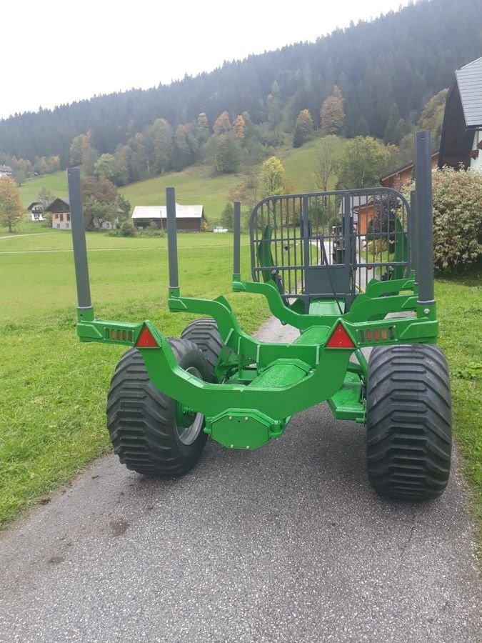 Rückewagen & Rückeanhänger des Typs Farma T10G2, Neumaschine in Gosau am Dachstein (Bild 4)