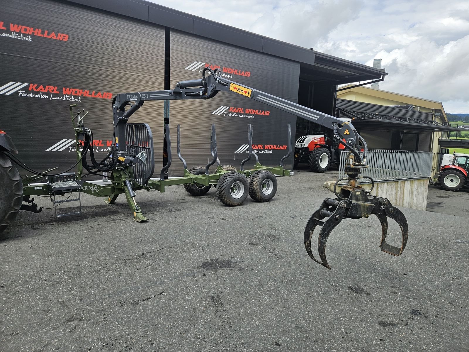 Rückewagen & Rückeanhänger van het type Farma T7 mit Kran C 5.1, Gebrauchtmaschine in Sulzberg (Foto 10)