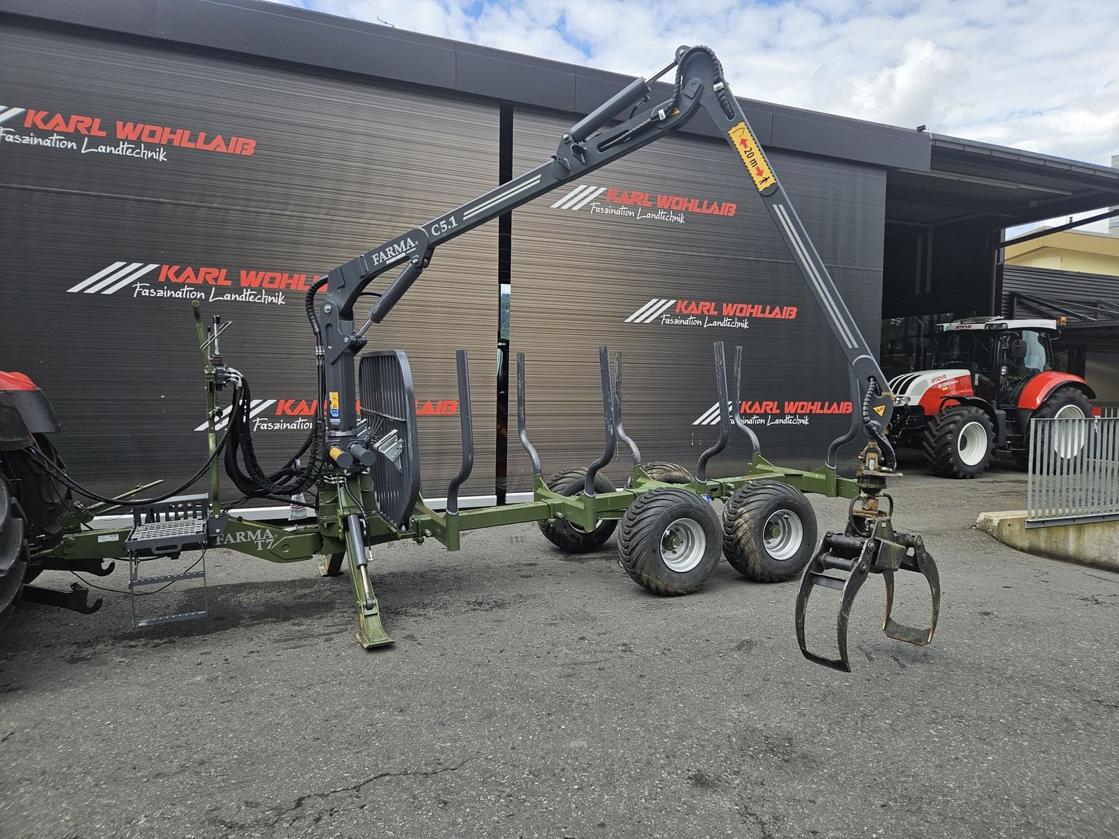Rückewagen & Rückeanhänger van het type Farma T7 mit Kran C 5.1, Gebrauchtmaschine in Sulzberg (Foto 2)