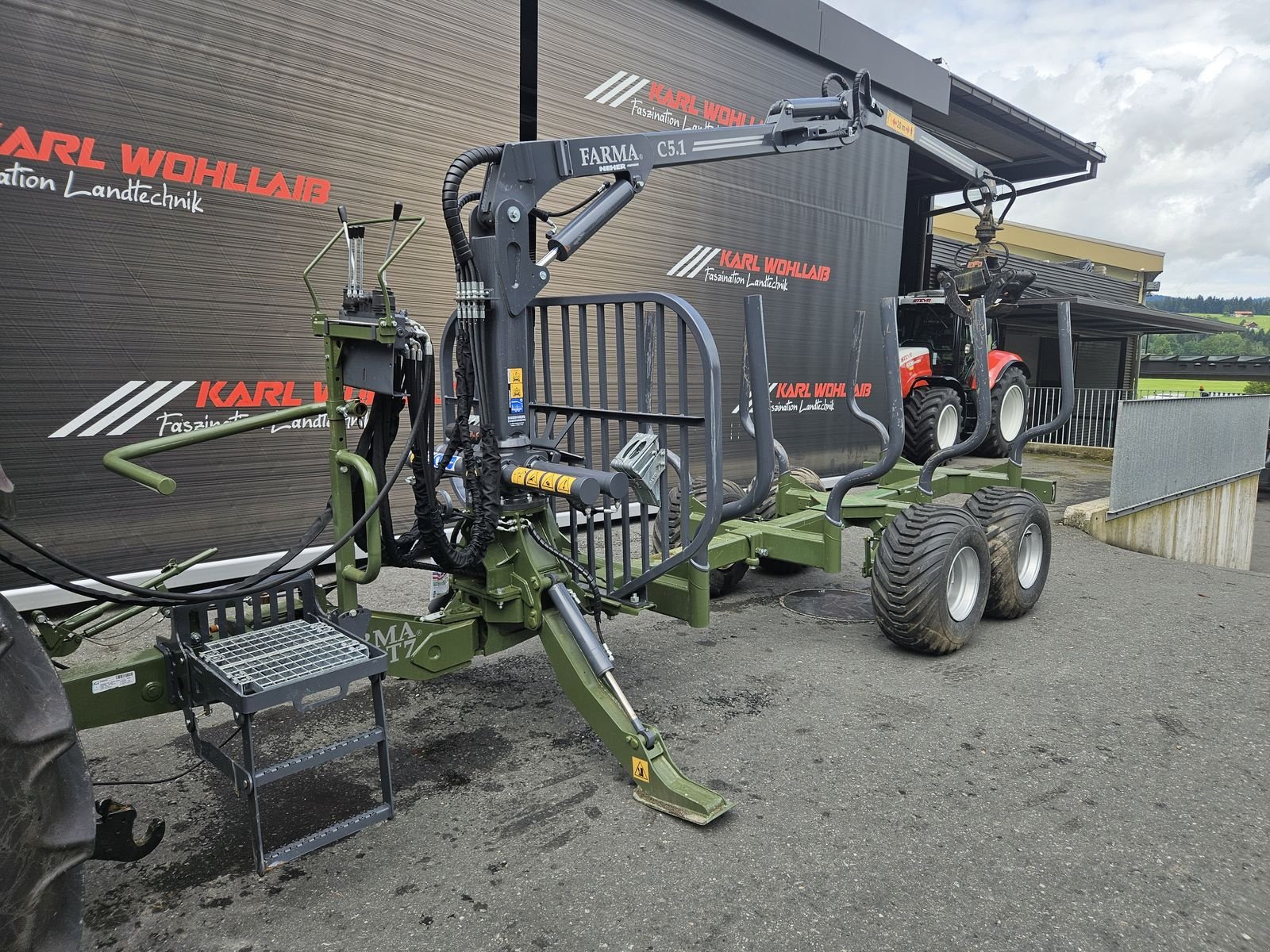 Rückewagen & Rückeanhänger van het type Farma T7 mit Kran C 5.1, Gebrauchtmaschine in Sulzberg (Foto 23)