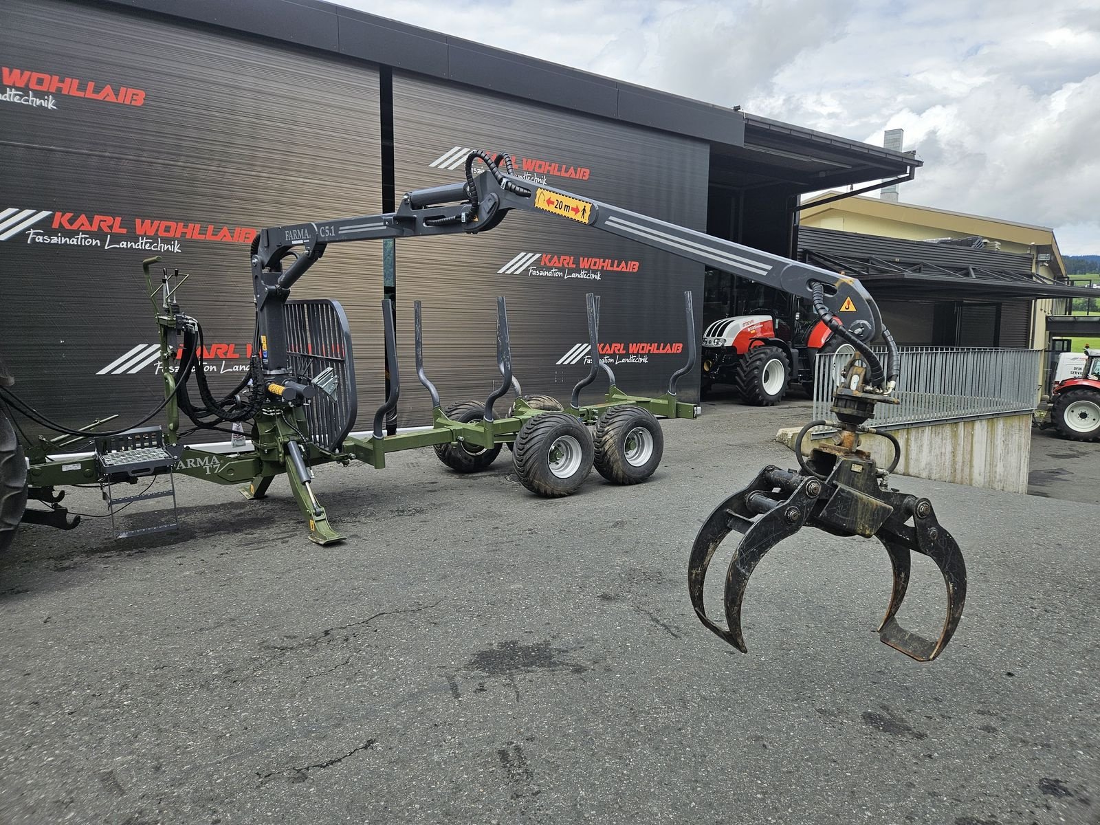 Rückewagen & Rückeanhänger van het type Farma T7 mit Kran C 5.1, Gebrauchtmaschine in Sulzberg (Foto 11)