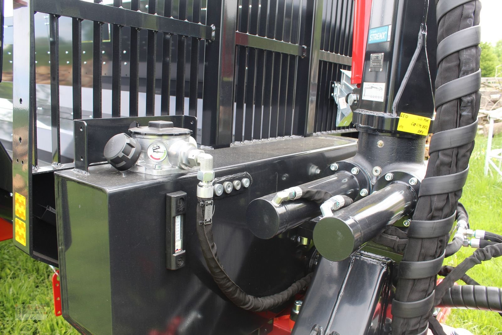 Rückewagen & Rückeanhänger des Typs Farmi Rückewagen 12to-7,20m Kran - Astwanne Hardox, Neumaschine in Eberschwang (Bild 16)