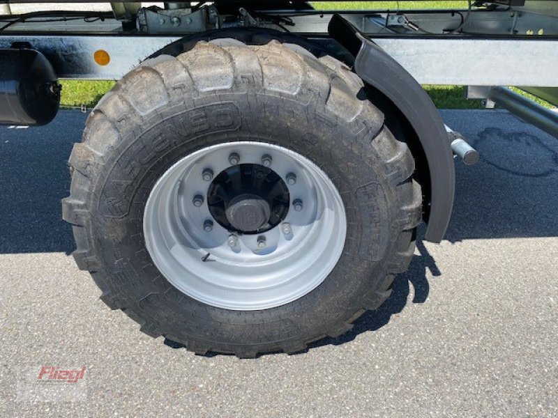 Rückewagen & Rückeanhänger typu Fliegl EDK-K80 4000mm mit Z-Kran 47, Neumaschine v Mühldorf (Obrázek 3)