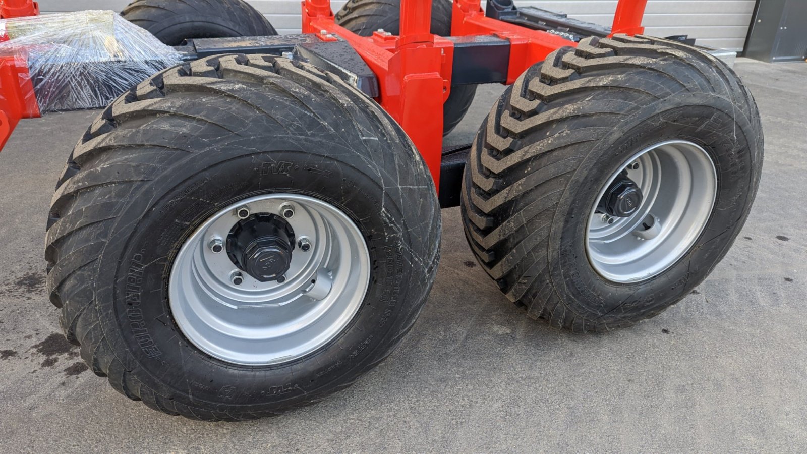 Rückewagen & Rückeanhänger of the type Hydrofast H9 7,5m Kran 550kg Hubkraft Hydraulische Auflaufbremse, Neumaschine in Schwarzenfeld (Picture 11)