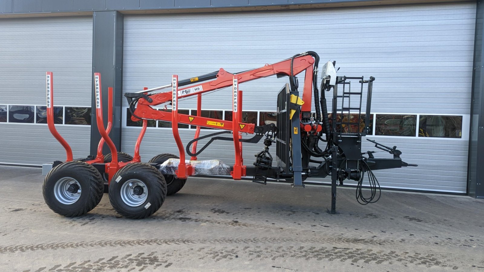 Rückewagen & Rückeanhänger of the type Hydrofast H9 7,5m Kran 550kg Hubkraft Hydraulische Auflaufbremse, Neumaschine in Schwarzenfeld (Picture 16)