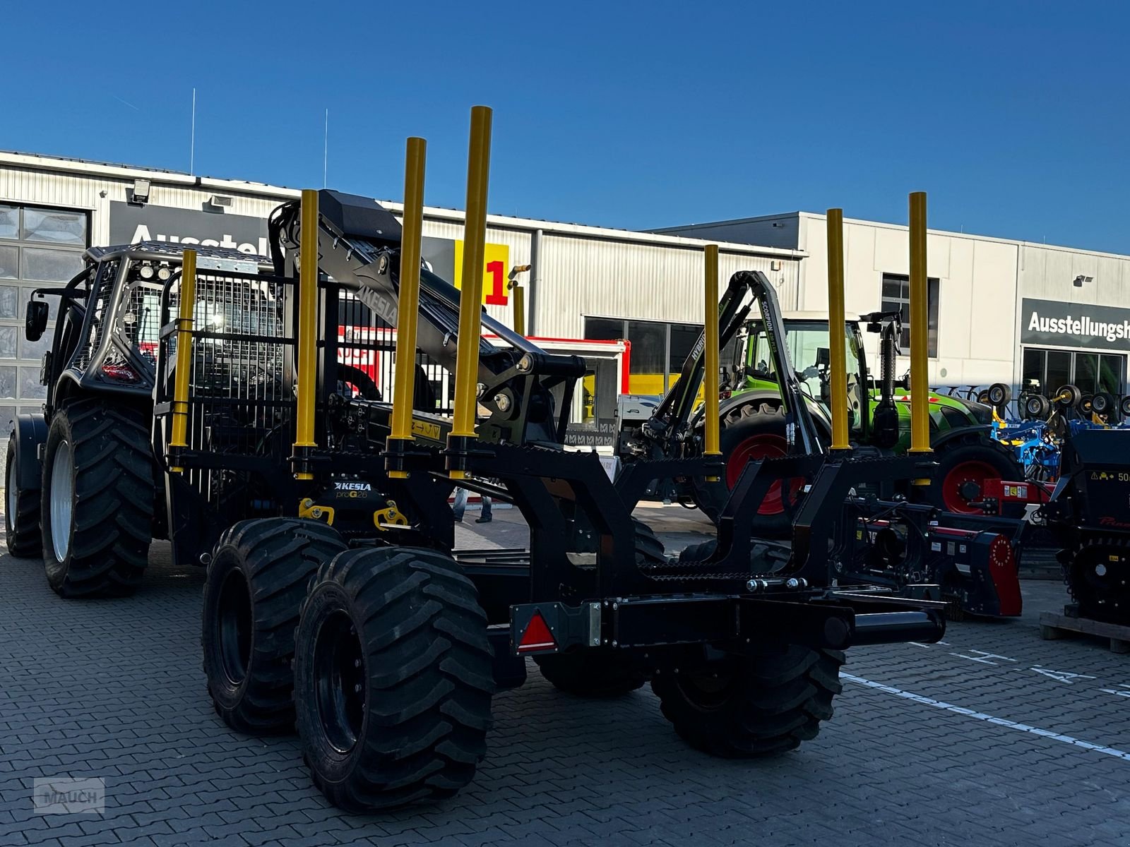 Rückewagen & Rückeanhänger des Typs Kesla Forstanhänger 144 ND 2WD mit 326T Kran, Neumaschine in Burgkirchen (Bild 1)