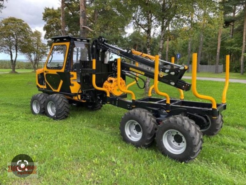 Rückewagen & Rückeanhänger des Typs Kinetic 8x8 Country K325 / K437 mit 550Master Kran, Neumaschine in Rottenburg a.d. Laaber (Bild 2)