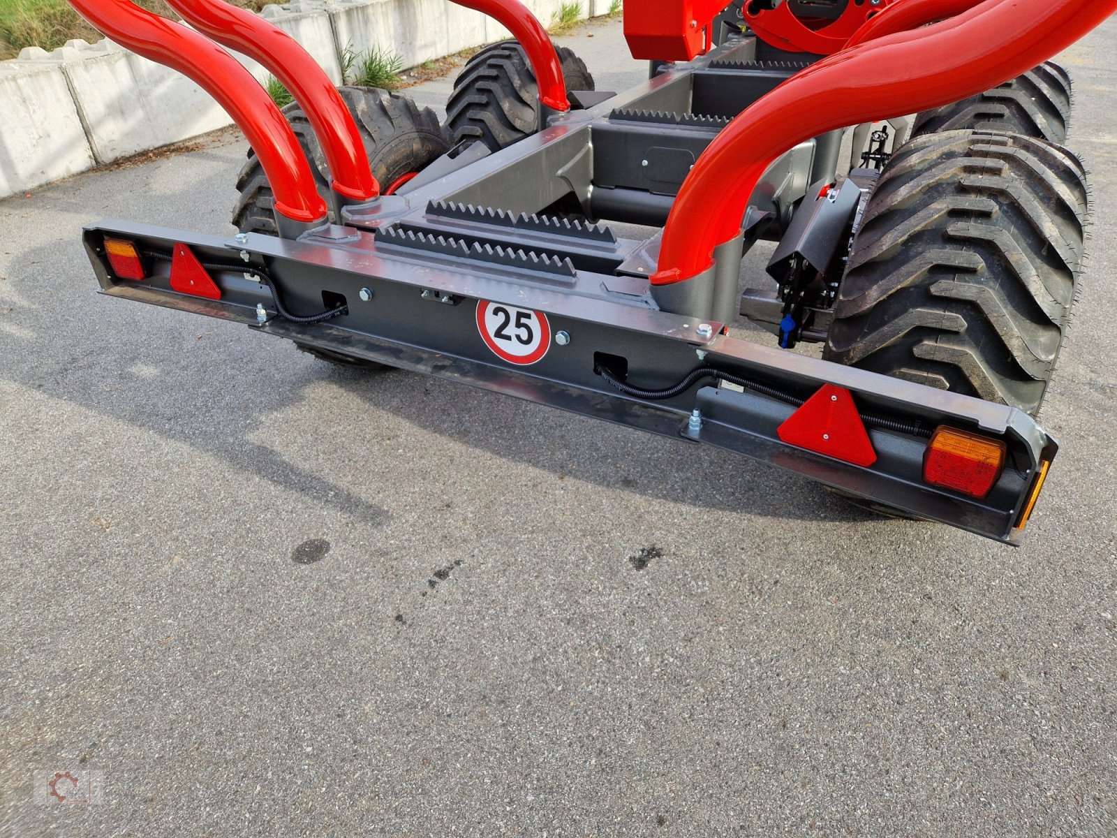 Rückewagen & Rückeanhänger a típus Krpan GP 8 DF GD 6,6 K Rückewagen Auflaufbremse Hydraulische Bremse Eigenölversorgung, Neumaschine ekkor: Tiefenbach (Kép 16)