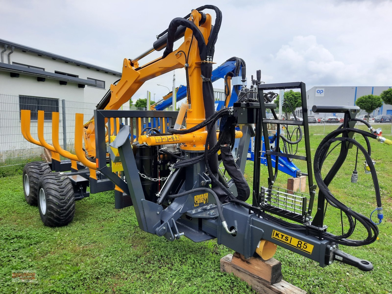 Rückewagen & Rückeanhänger des Typs KTS 8500-750, Neumaschine in Rottenburg a.d. Laaber (Bild 2)