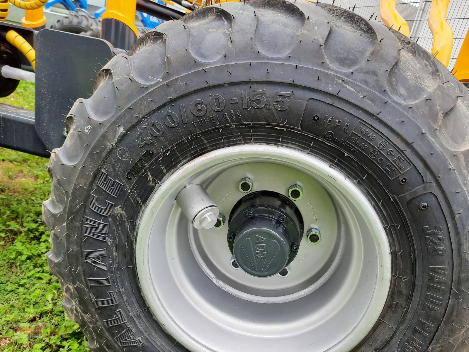 Rückewagen & Rückeanhänger des Typs KTS 8500-750, Neumaschine in Rottenburg a.d. Laaber (Bild 6)